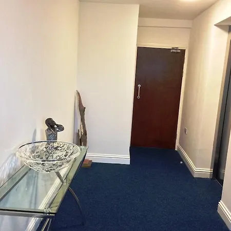 Globe City Apartment London