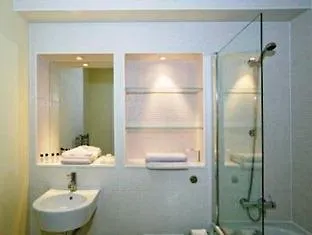 Monument Street Apartment