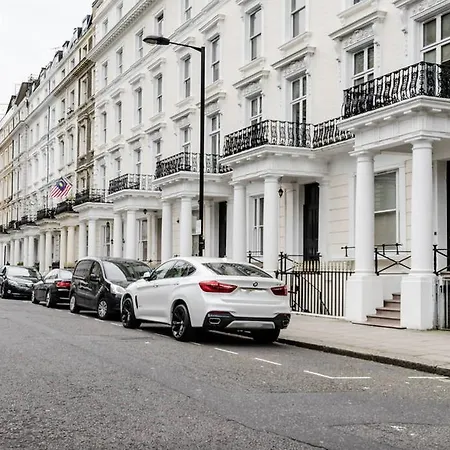 Luxury 2 Bed/bath Next To Hyde Park