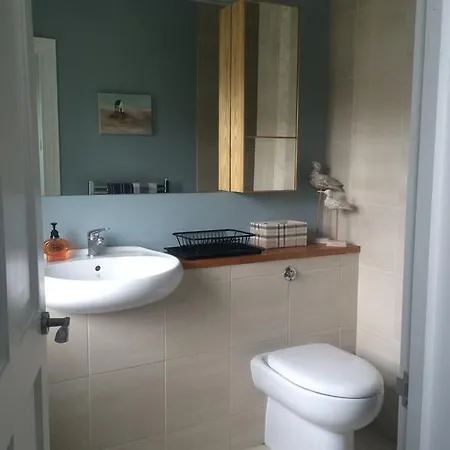 Luxury And Studio 69 New Malden