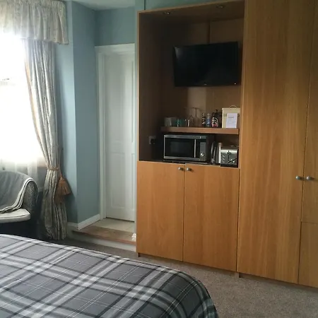 Luxury And Studio 69 New Malden