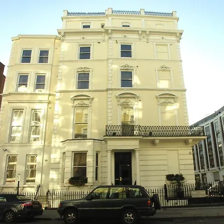 Executive By Shaftesbury Hotel 4*