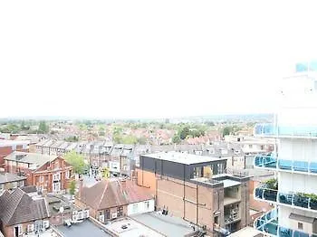 Hotel Harrow Apartment *