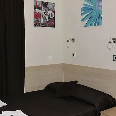 Hotel Tony's House