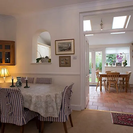 Veeve House Ashlone Road Putney