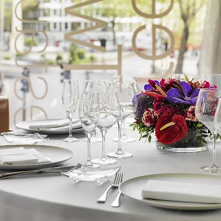 Hotel H10 Waterloo 4*