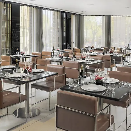 Hotel H10 Waterloo 4*