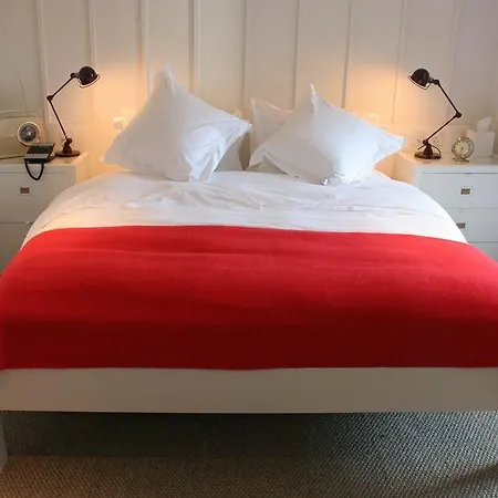 Hotel High Road House