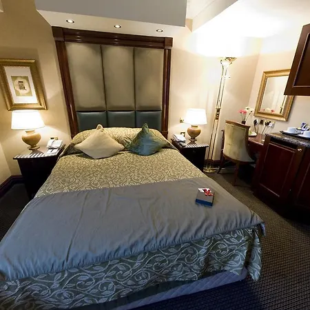 Hotel Executive By Shaftesbury 4*