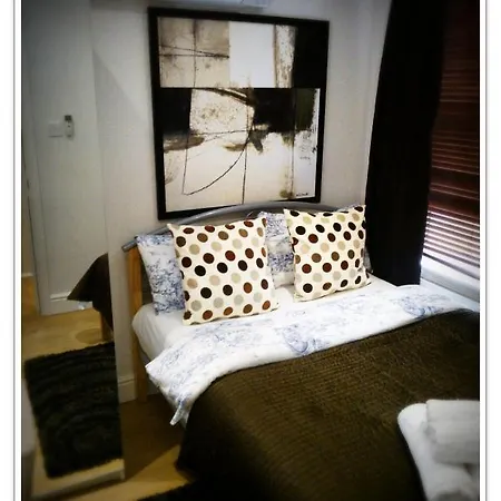 Guest house Malvern Road To Let London