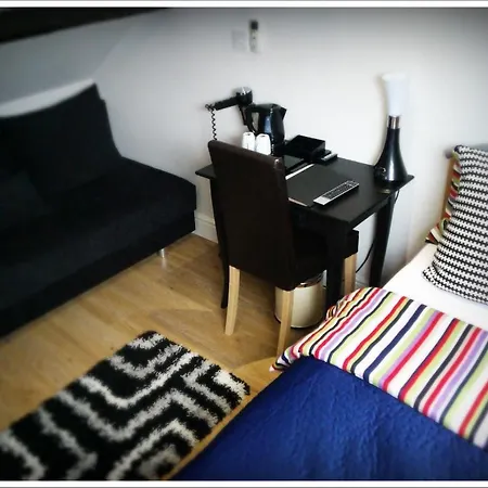 Malvern Road To Let Guest house *