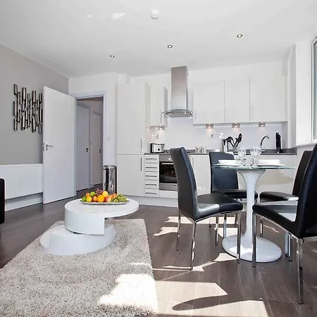Apartment One White's Row London