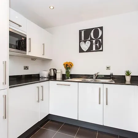 Joivy Lovely 1-bed Flat Near 02 Arena