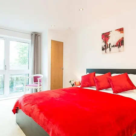 Joivy Lovely 1-bed Flat Near 02 Arena