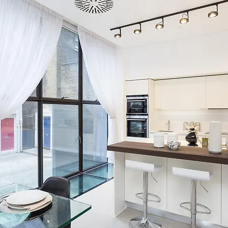 Urban Chic - Chiltern & Baker