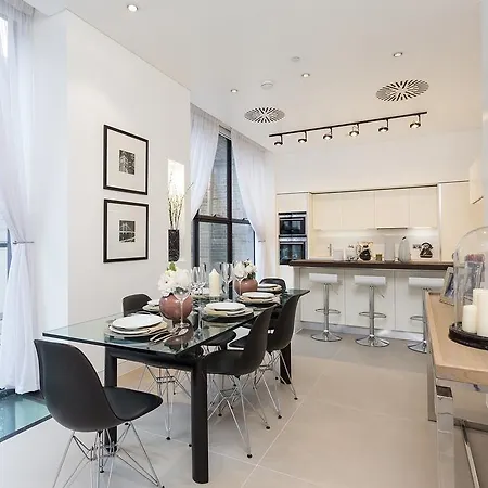 Urban Chic - Chiltern & Baker