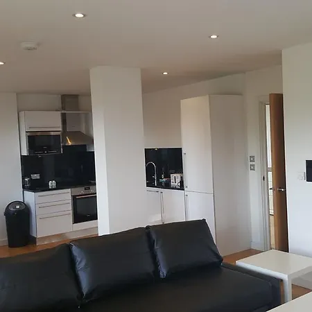 Apartment East Croydon Apartments - Just 3 Mins Walk To East Croydon Station *