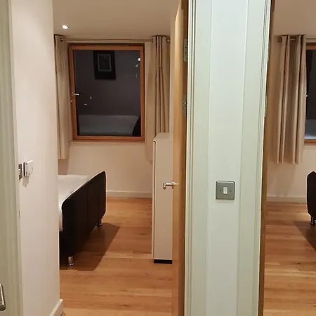 East Croydon Apartments - Just 3 Mins Walk To East Croydon Station Croydon