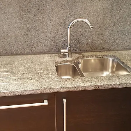 East Croydon Apartments - Just 3 Mins Walk To East Croydon Station