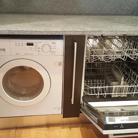 Apartment East Croydon Apartments - Just 3 Mins Walk To East Croydon Station Croydon