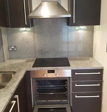 Apartment East Croydon Apartments - Just 3 Mins Walk To East Croydon Station Croydon