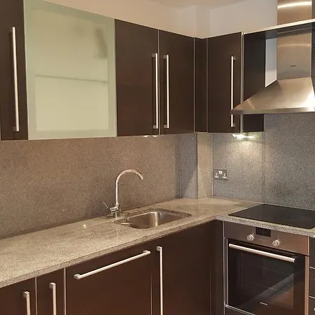 East Croydon Apartments - Just 3 Mins Walk To East Croydon Station Croydon