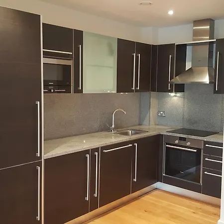 Apartment East Croydon Apartments - Just 3 Mins Walk To East Croydon Station Croydon