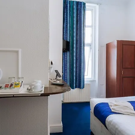 Hotel Whiteleaf 2*