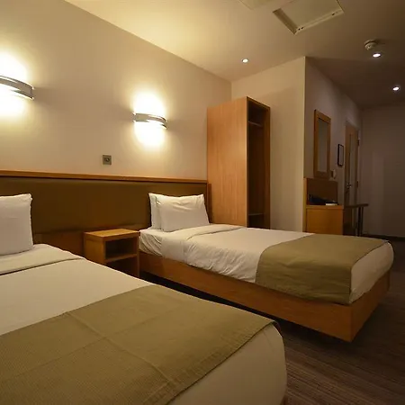 Hotel Eden Plaza Kensington 2*