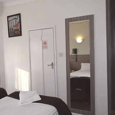 Hotel Holland Park 3*