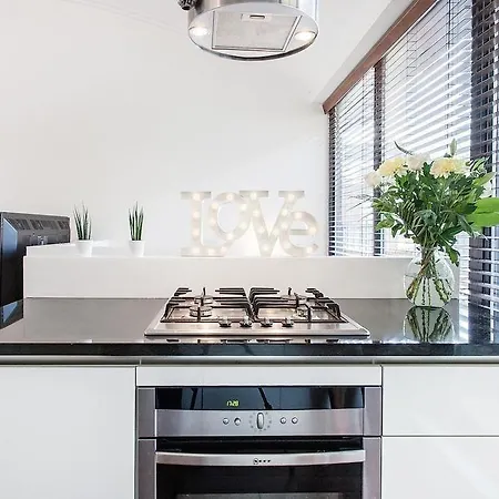 Отель Penthouse London Bridge 2 Bedrooms