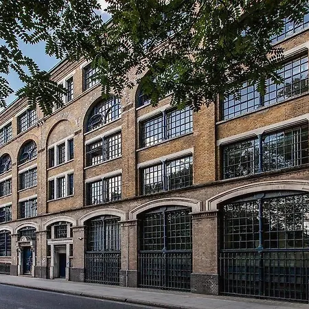 Отель Penthouse London Bridge 2 Bedrooms 4*