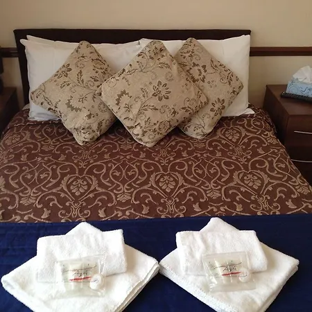 Bed & Breakfast Metro London