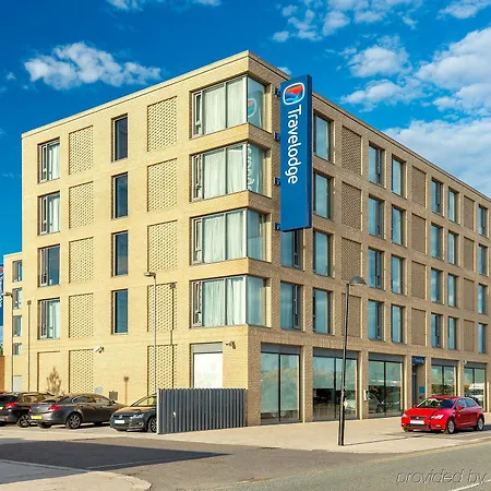 Travelodge Excel Hotel London