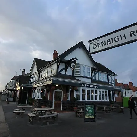 Heathrow * Hounslow