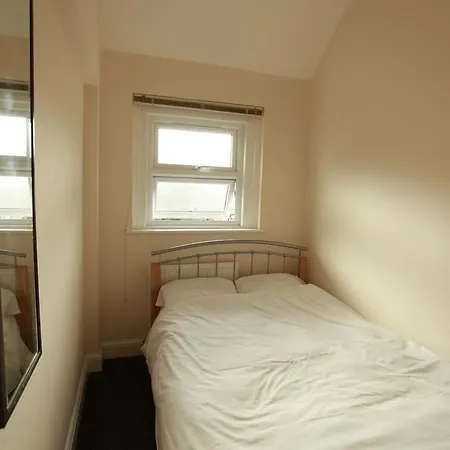Heathrow Hostel Hounslow