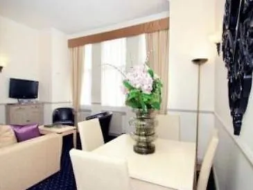 Collingham Serviced Aparthotel Londra
