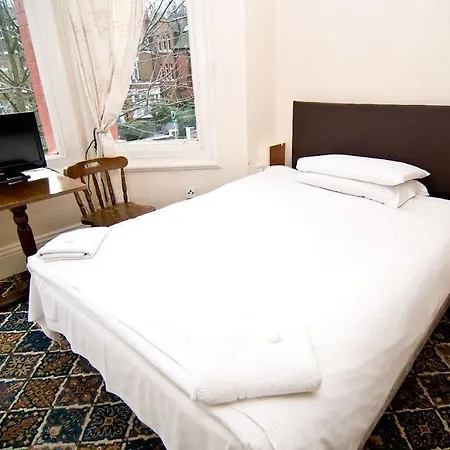 Charlie Hotel 2*