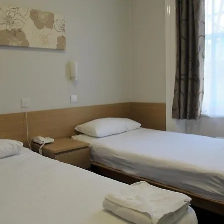 Lords Hotel 2*