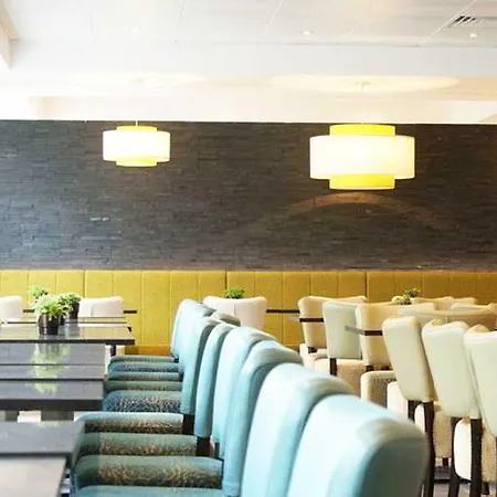 Express Stratford By Ihg Hotel