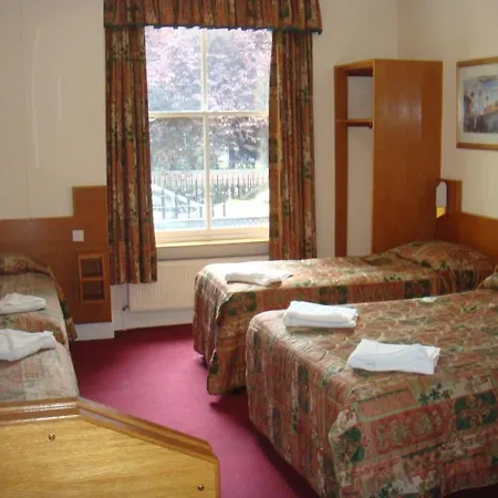 Berkeley Court Hotel 2*