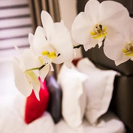 Henley House 4*