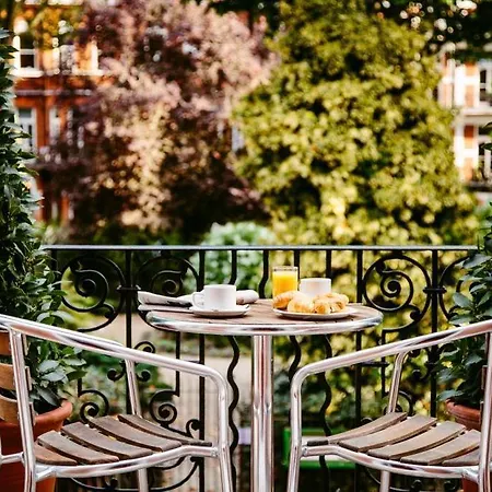Henley House 4* London