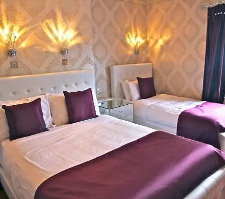 Crompton Affittacamere 4*