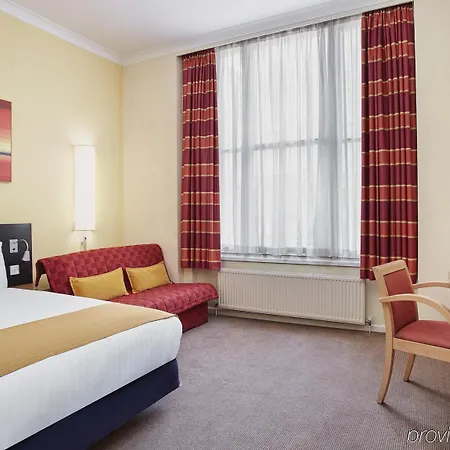Express Victoria By Ihg Hotel