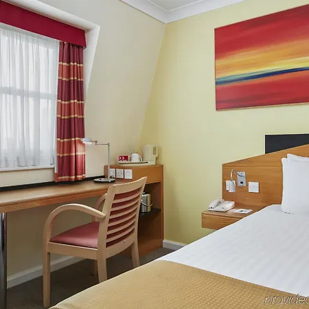 Express Victoria By Ihg 3*