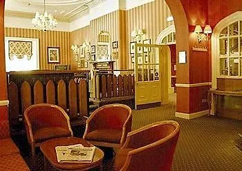 Coulsdon Manor And Golf Club *