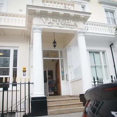 Victoria Hotel 3*