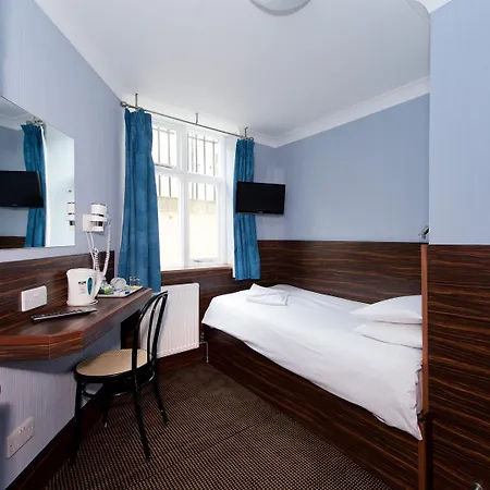 Crestfield Hotel