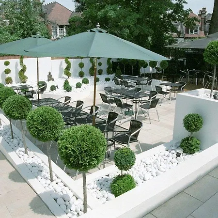 Raglan Hotel Muswell Hill